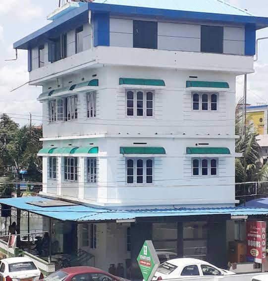 Style Homes Suites Kodungallur Bagian luar foto